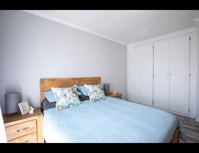 2 BEDROOM APARTMENT FOR SALE IN AMBERFIELD